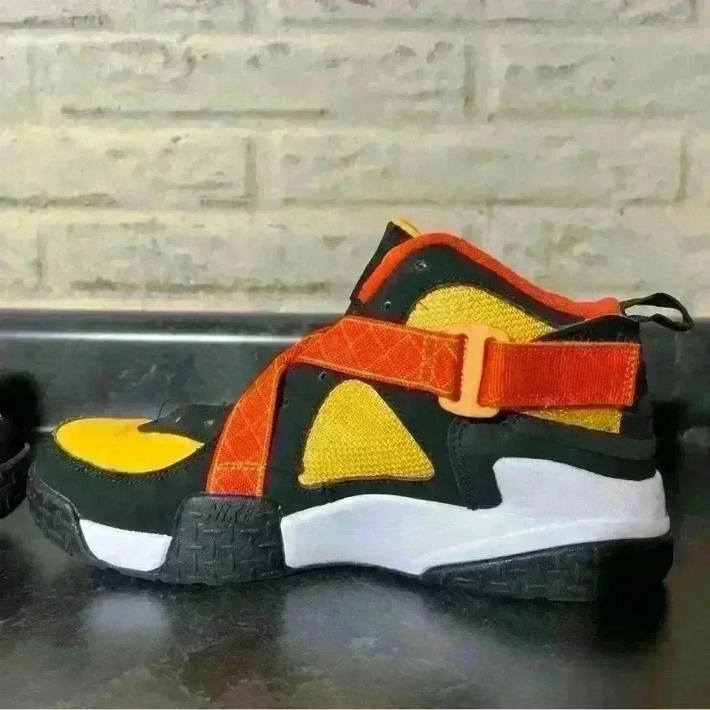 Size 6.5 Youth - Nike Air Raid Roswell Raygun 2020- EUC- No Laces